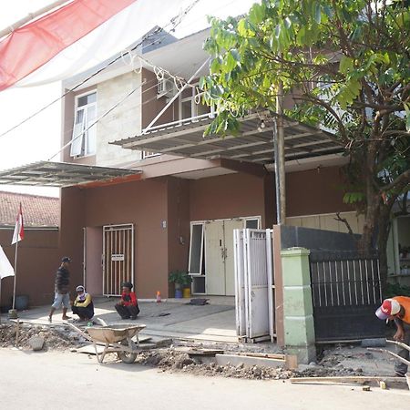 Spot On 93611 Kost Pak Suyatno Syariah 2 Hotel Ponorogo Bagian luar foto